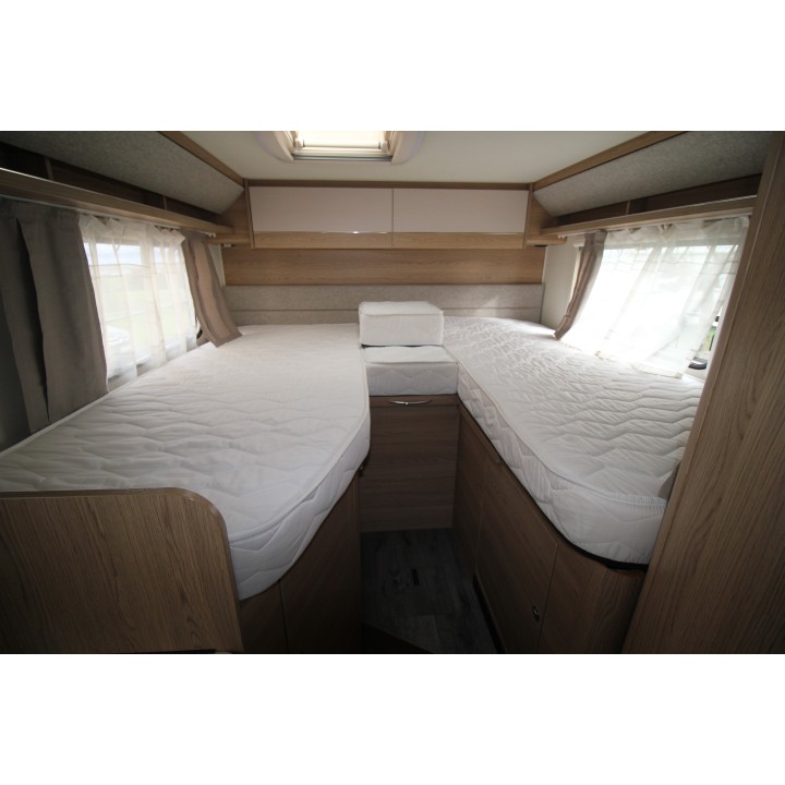 Camping-car profilé LMC Breezer V643G