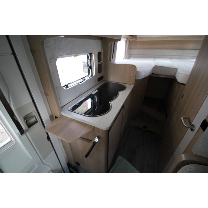 Camping-car profilé LMC Breezer V643G