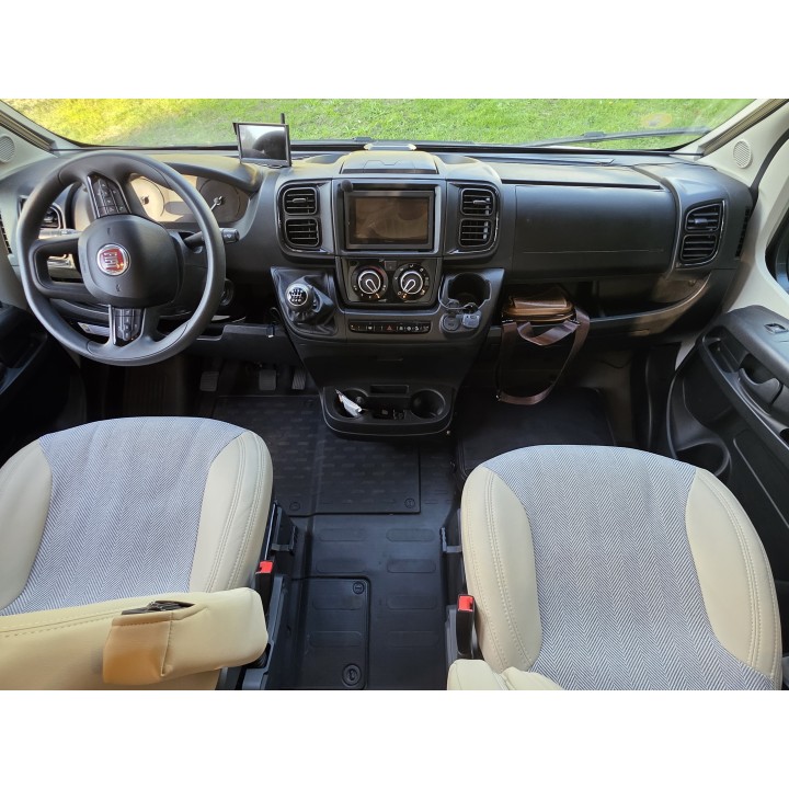 Etrusco T7400SBC 7.40m TV ant sat store + options état neuf garantie 12 mois